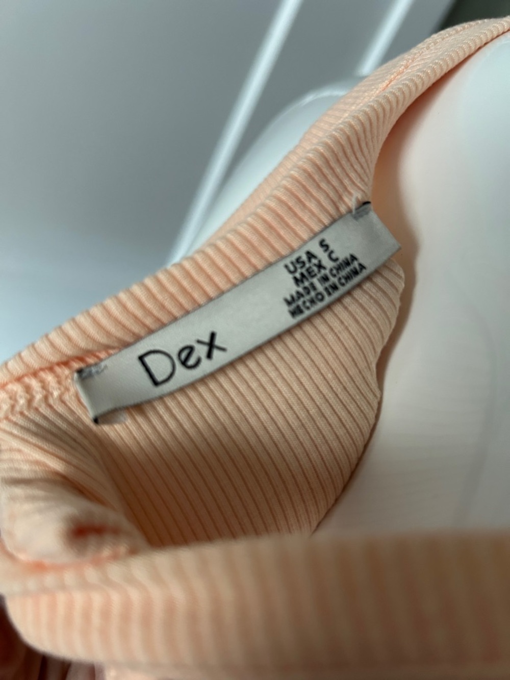 Peach Ribbed Tank Top S | Fitted Stretch Viscose | Capsule Wardrobe Basic - Picture 7 of 9